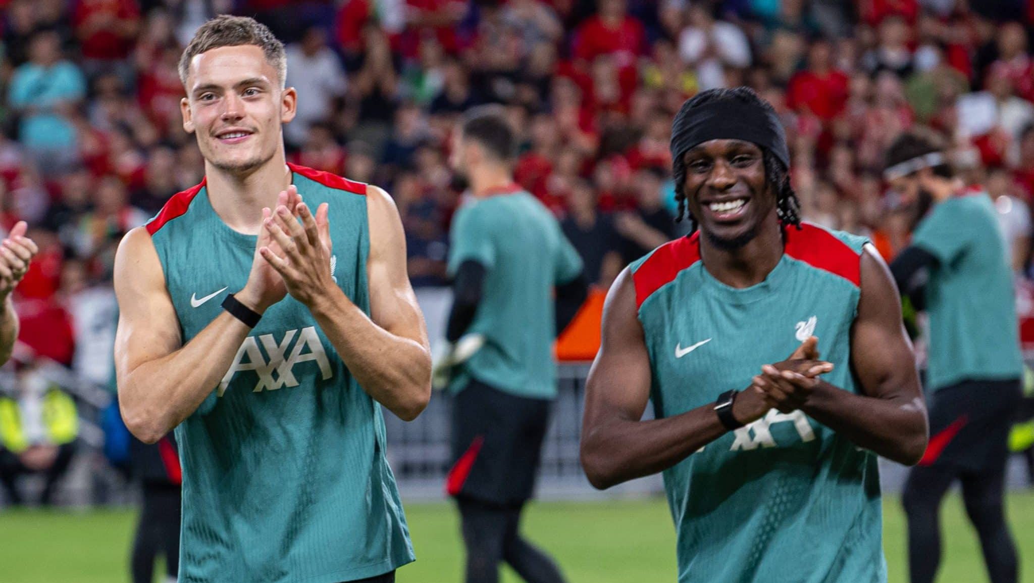 &lsquo;N&atilde;o param de falar&rsquo;: Slot critica cornetas do Liverpool e defende refor&ccedil;o de R$ 800 milh&otilde;es