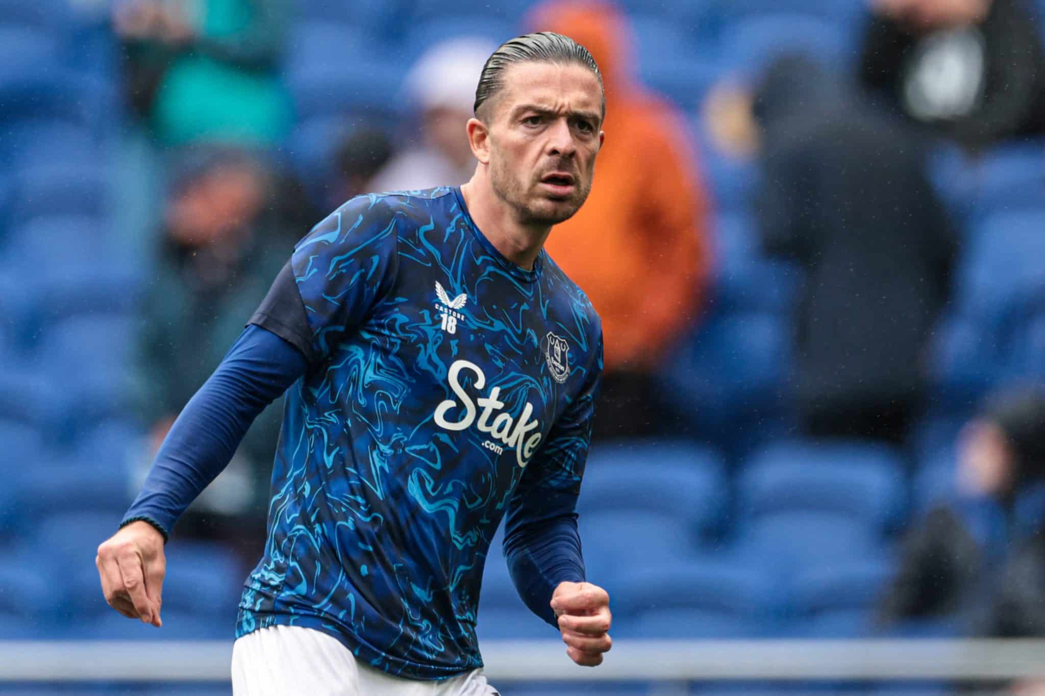 Grealish durante aquecimento