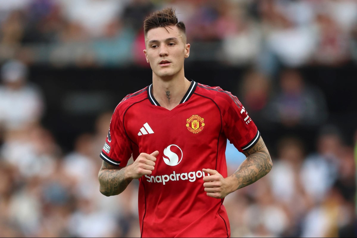 Benjamin Sesko com a camisa do Manchester United (Foto: Imago)