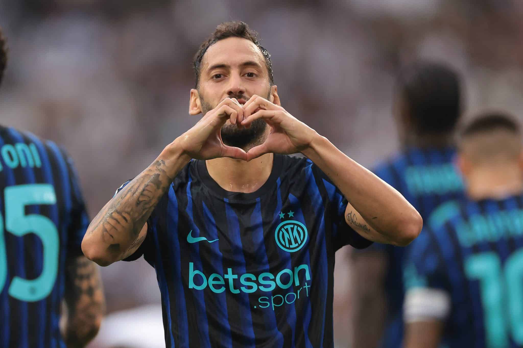 &Ccedil;alhanoglu em partida pela Inter