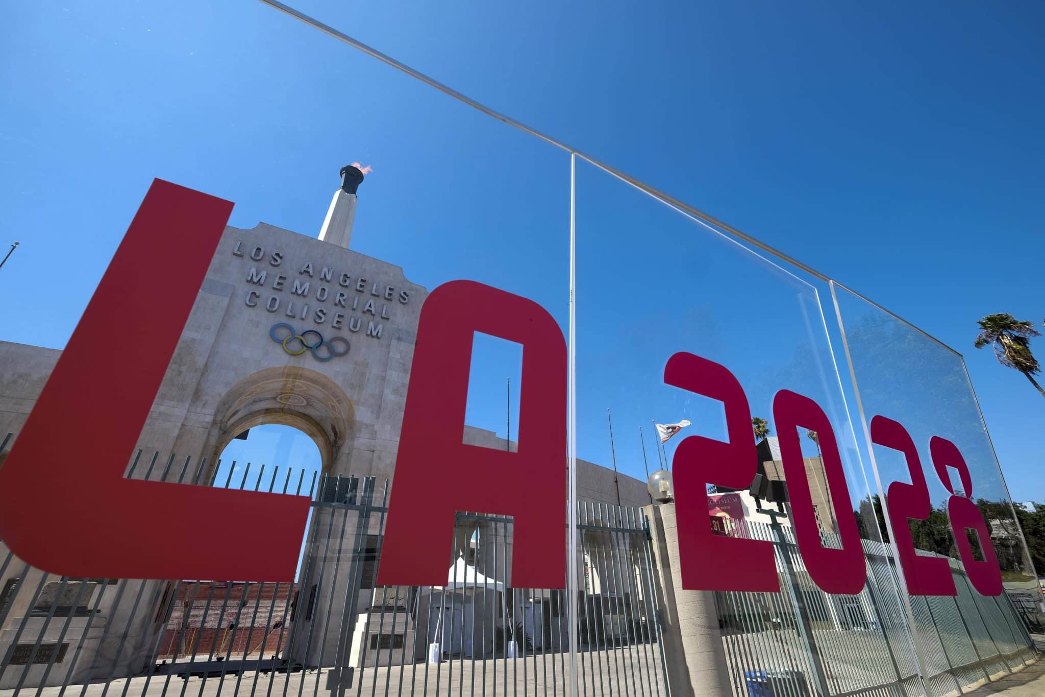 Bilder des Tages SPORT 170914 LOS ANGELES Sept 14 2017 A sign writing LA 2028 and a bla