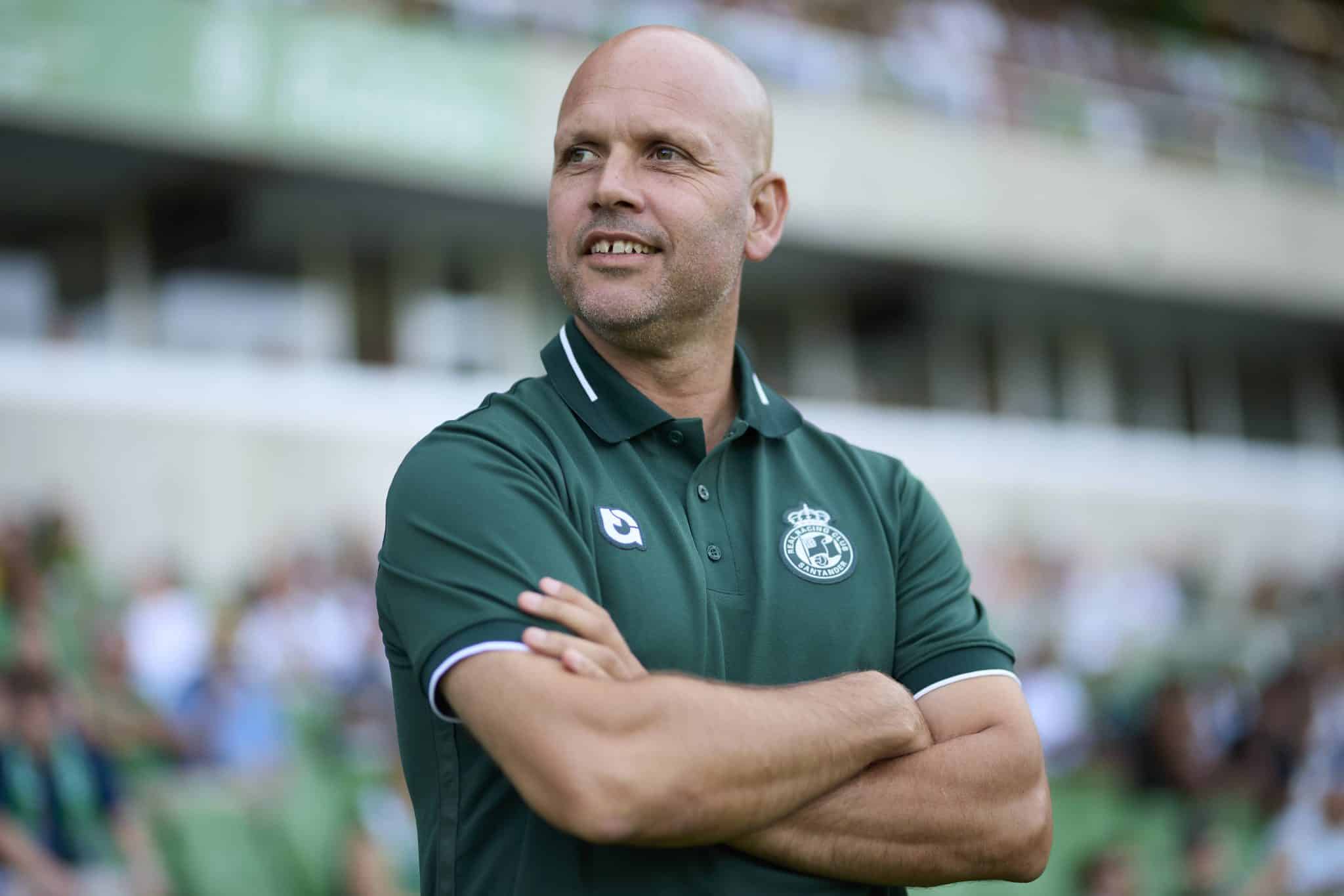Jos&eacute; Alberto, t&eacute;cnico do Racing Santander (Foto: Imago)