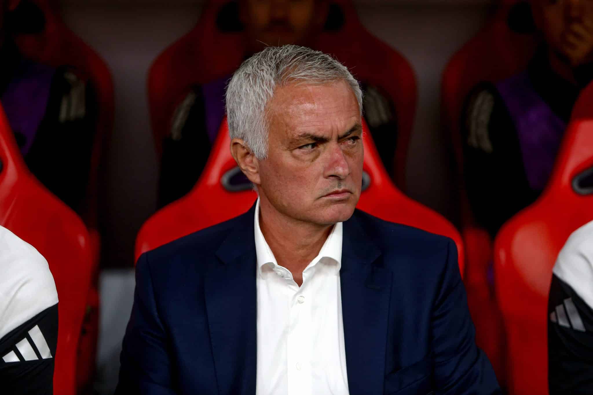 Jos&eacute; Mourinho, t&eacute;cnico do Benfica