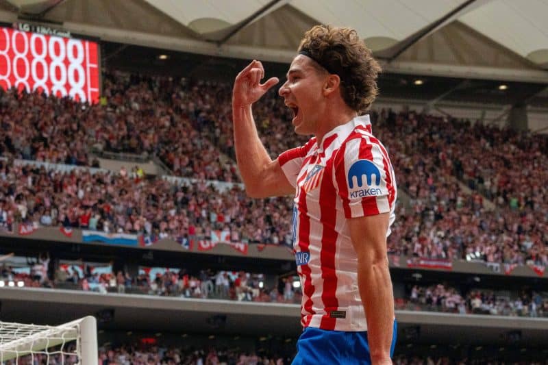 Álvarez vive redenção em goleada do Atlético sobre o Real e ofusca acerto de Xabi Alonso