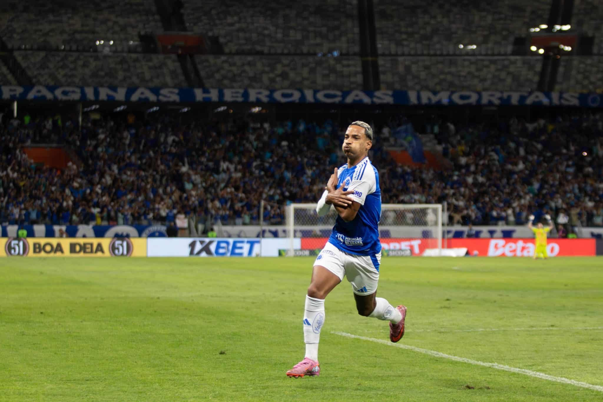 Matheus Pereira pelo Cruzeiro