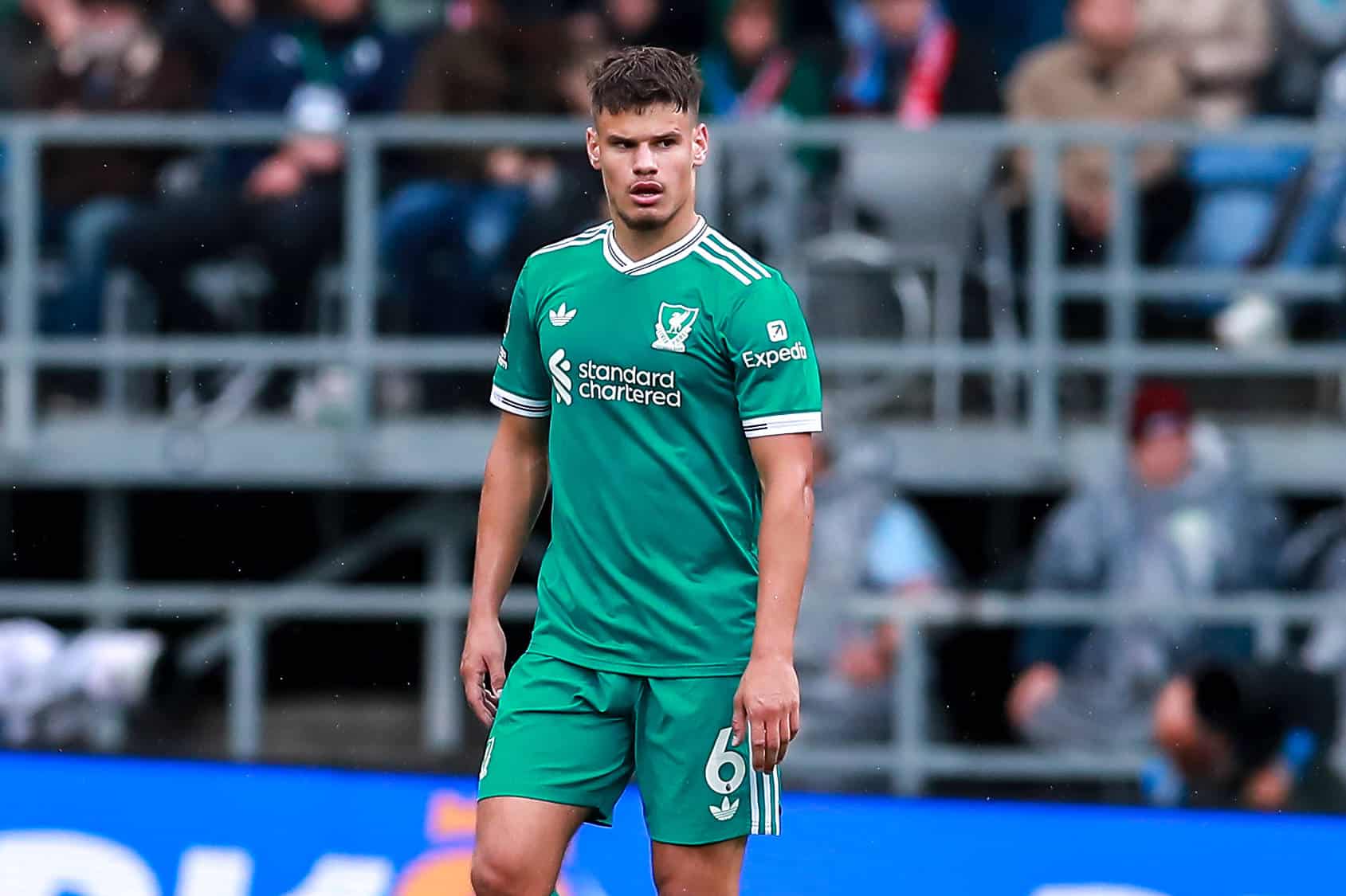 Kerkez em a&ccedil;&atilde;o pelo Liverpool 