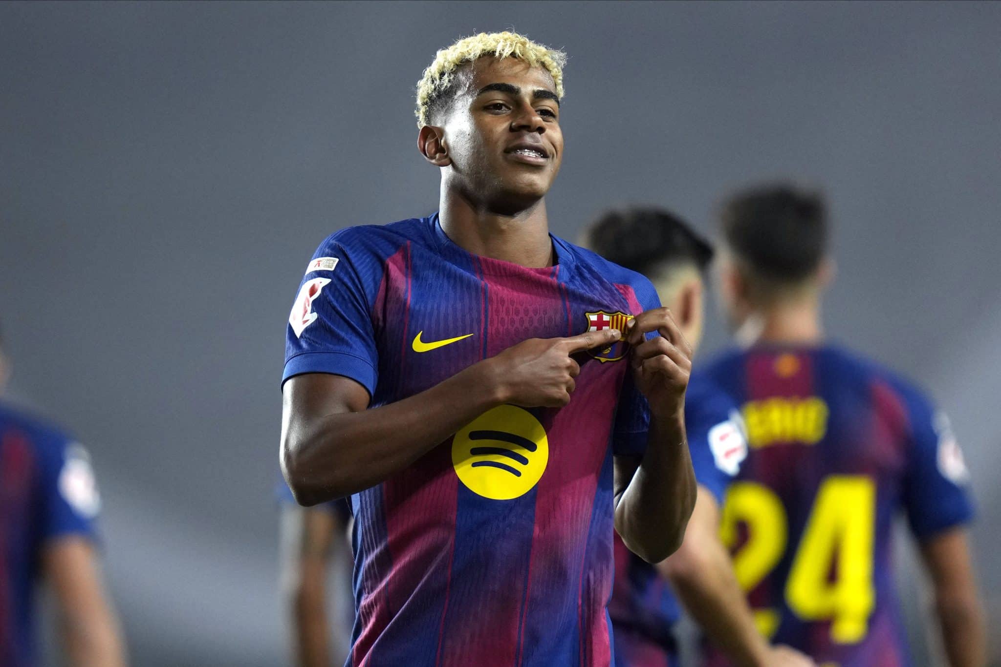 Lamine Yamal pelo Barcelona (Foto: Imago)