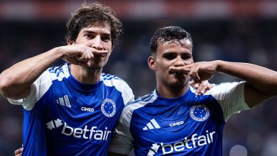 Ex-Palmeiras d&aacute; susto, mas Cruzeiro emplaca nova virada e agarra chance de ouro no Brasileir&atilde;o