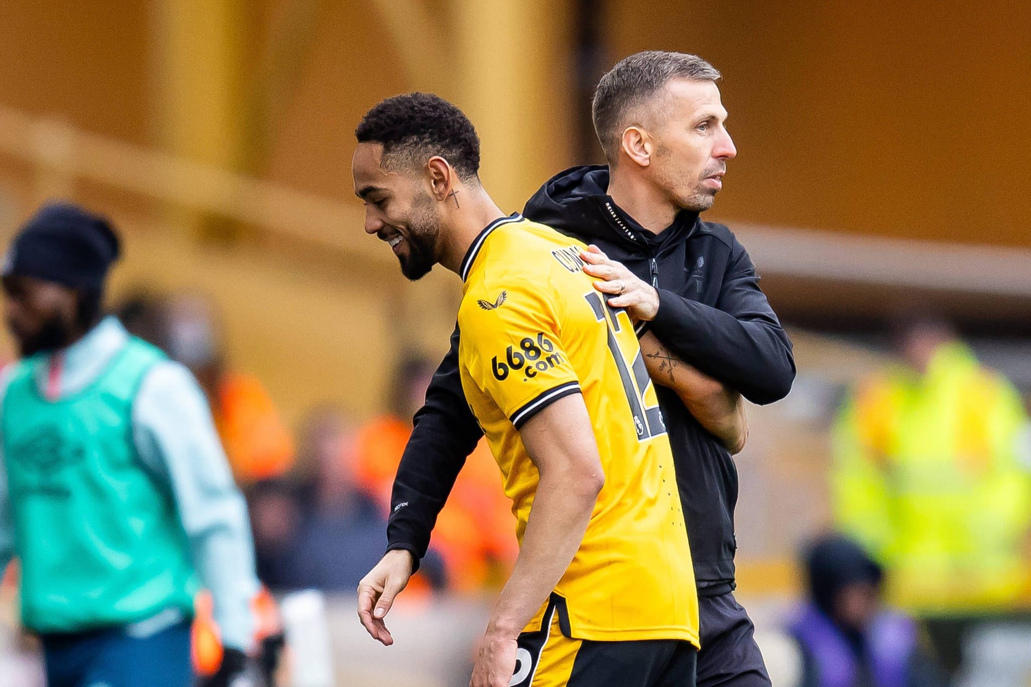 Matheus Cunha e Gary O'Neil pelo Wolverhampton (Foto: Imago)