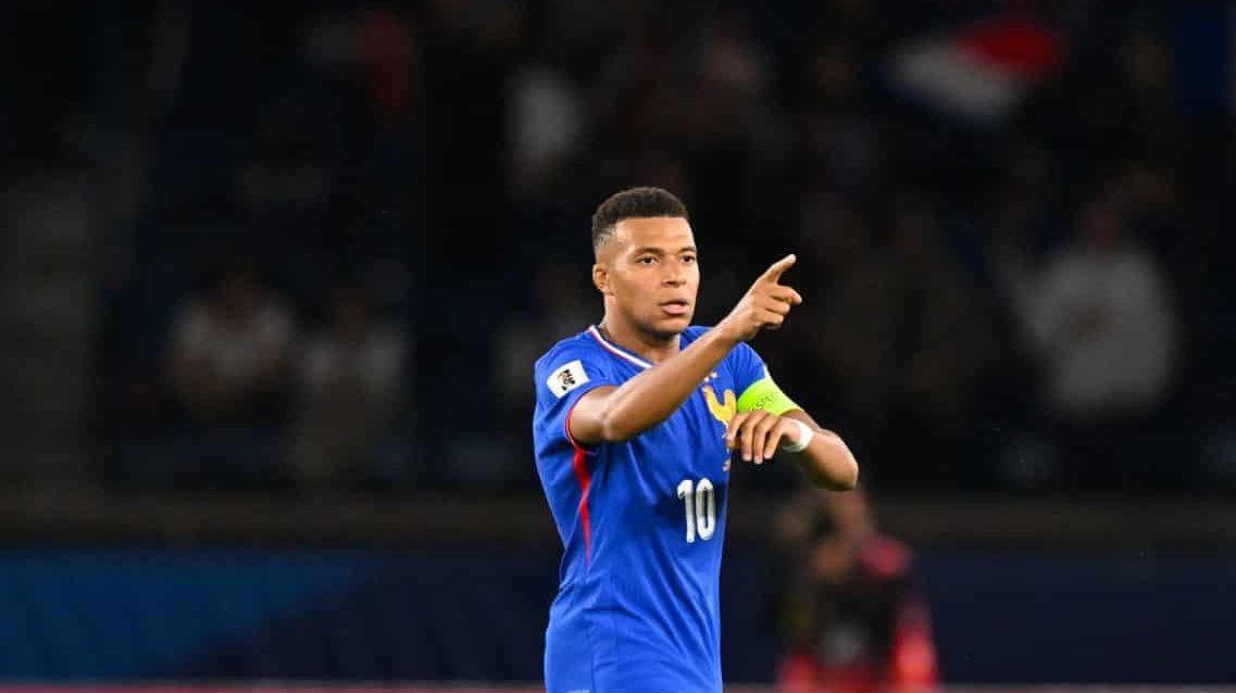 M&aacute;quina de recordes, Mbapp&eacute; supera Henry e mira topo da sele&ccedil;&atilde;o francesa