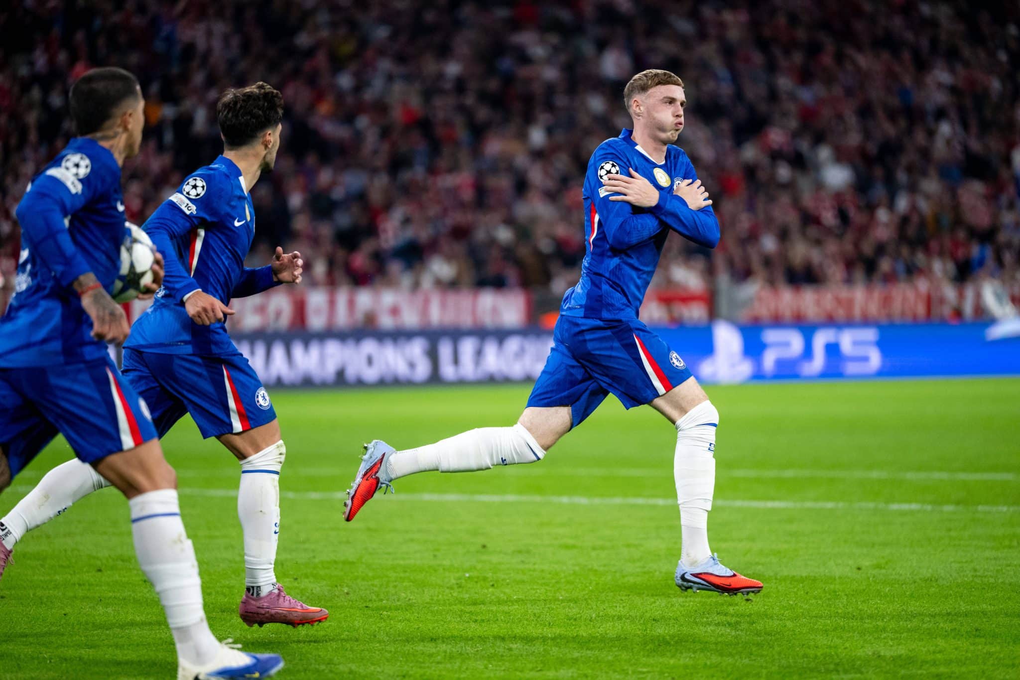 Palmer celebra ao diminuir para o Chelsea