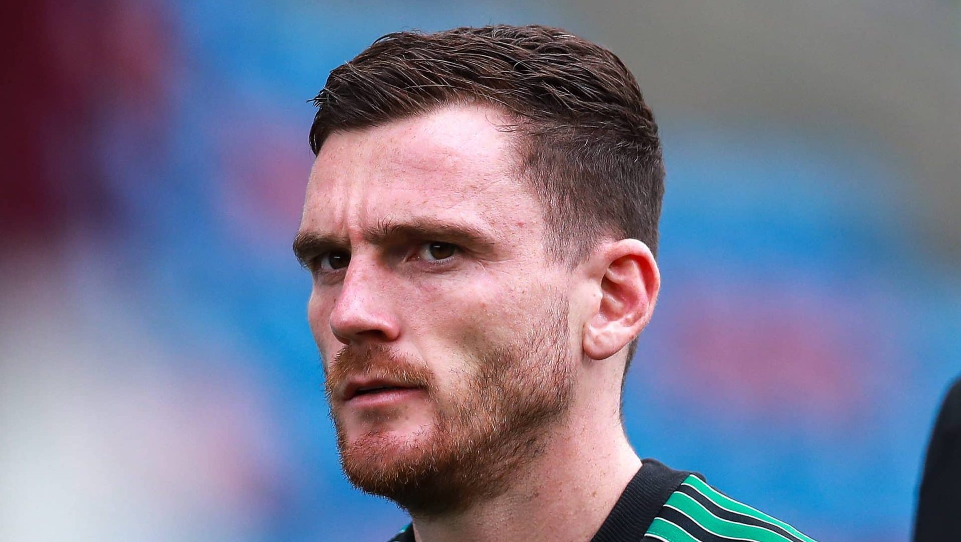 &lsquo;Quero ser titular&rsquo;: Robertson apoia, mas manda recado a refor&ccedil;o de R$ 300 milh&otilde;es do Liverpool