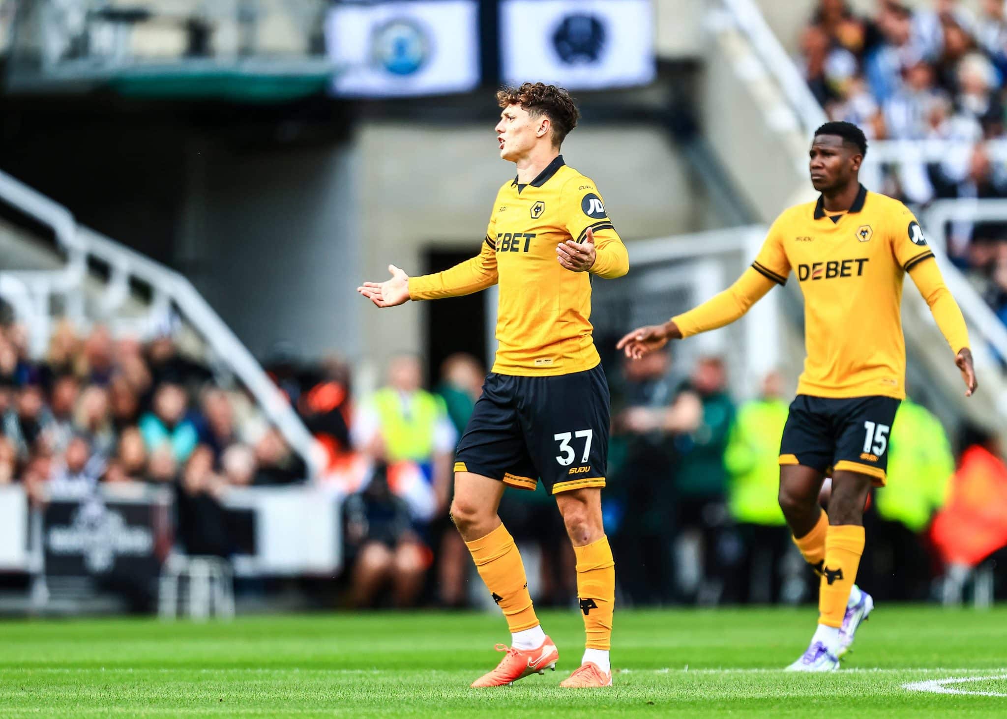 Jogadores do Wolverhampton durante derrota para Newcastle (Foto: Imago)