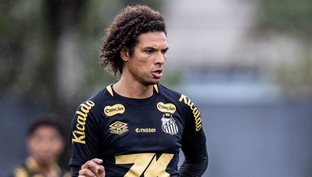 Contrata&ccedil;&atilde;o mais pol&ecirc;mica do Santos no ano pode ter teste de fogo ap&oacute;s sete meses