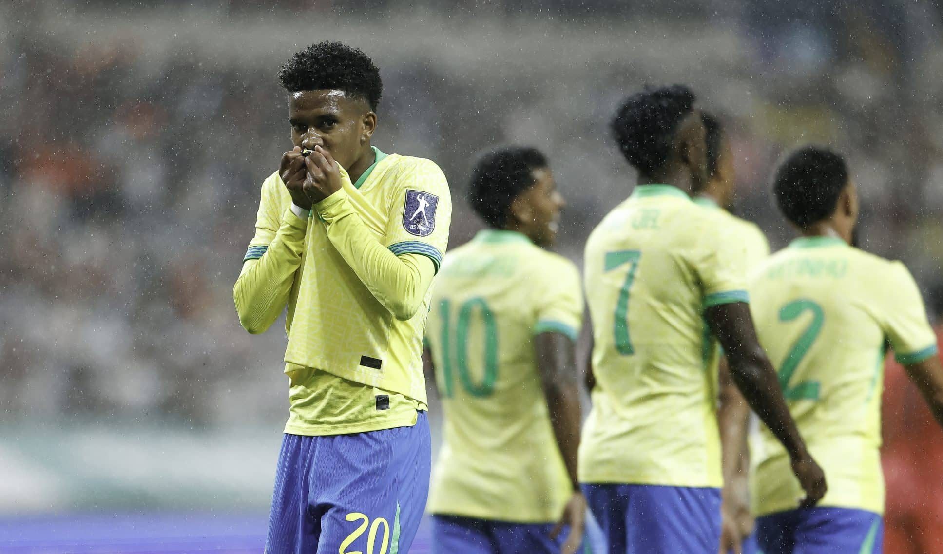 Est&ecirc;v&atilde;o d&aacute; sinais de que pode ser o protagonista da sele&ccedil;&atilde;o brasileira j&aacute; em 2026