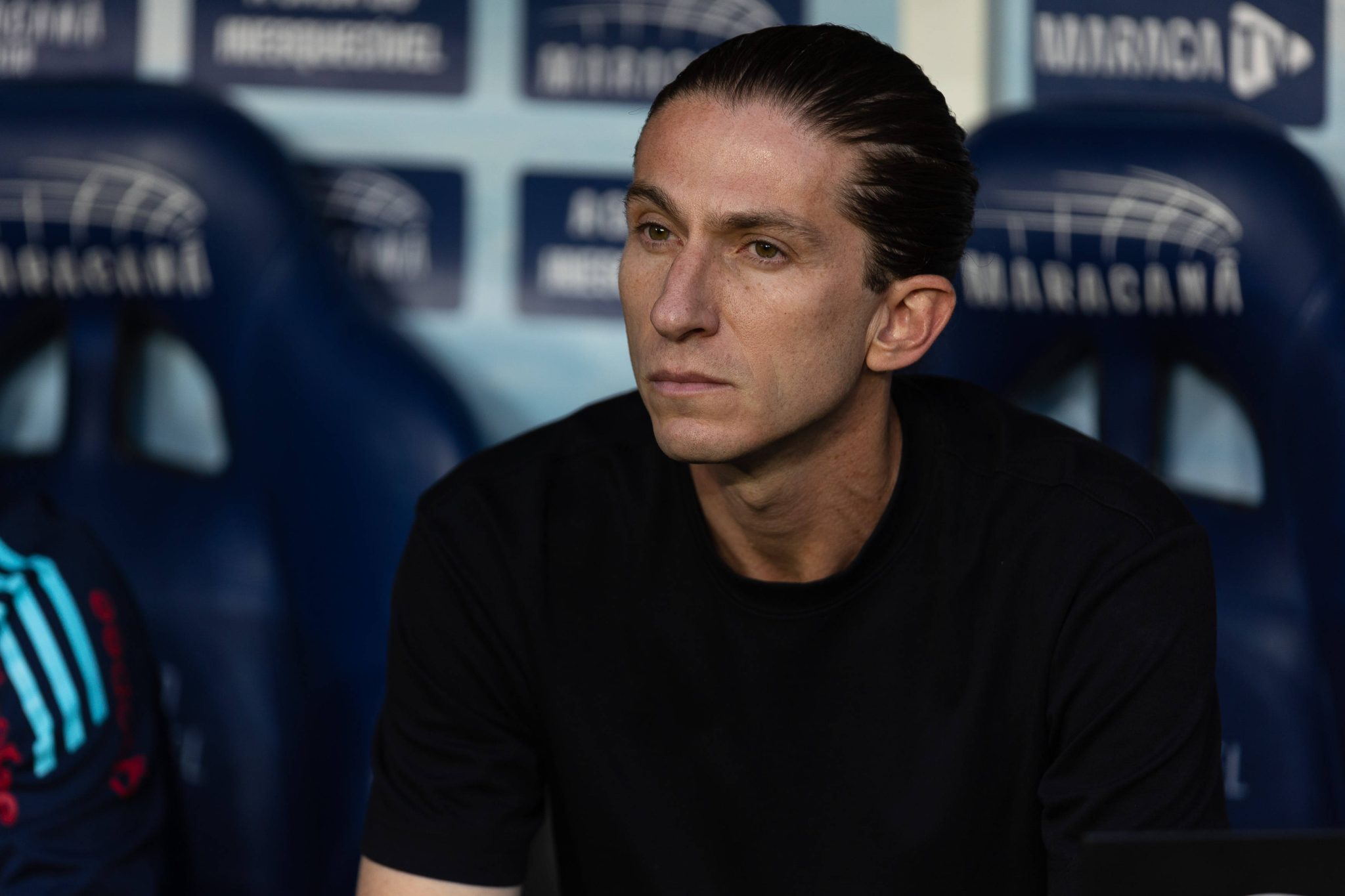 Filipe Lu&iacute;s precisa encontrar substituto de L&eacute;o Ortiz (Foto: Imago)