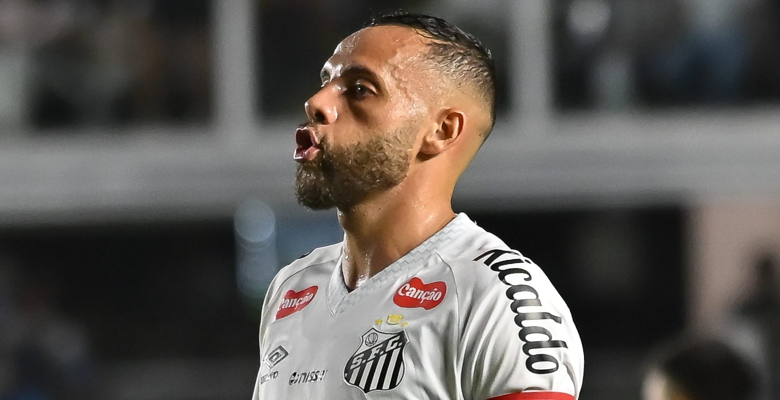 Intermin&aacute;vel briga do Santos contra o Z4 est&aacute; associada &agrave; p&eacute;ssima campanha como mandante