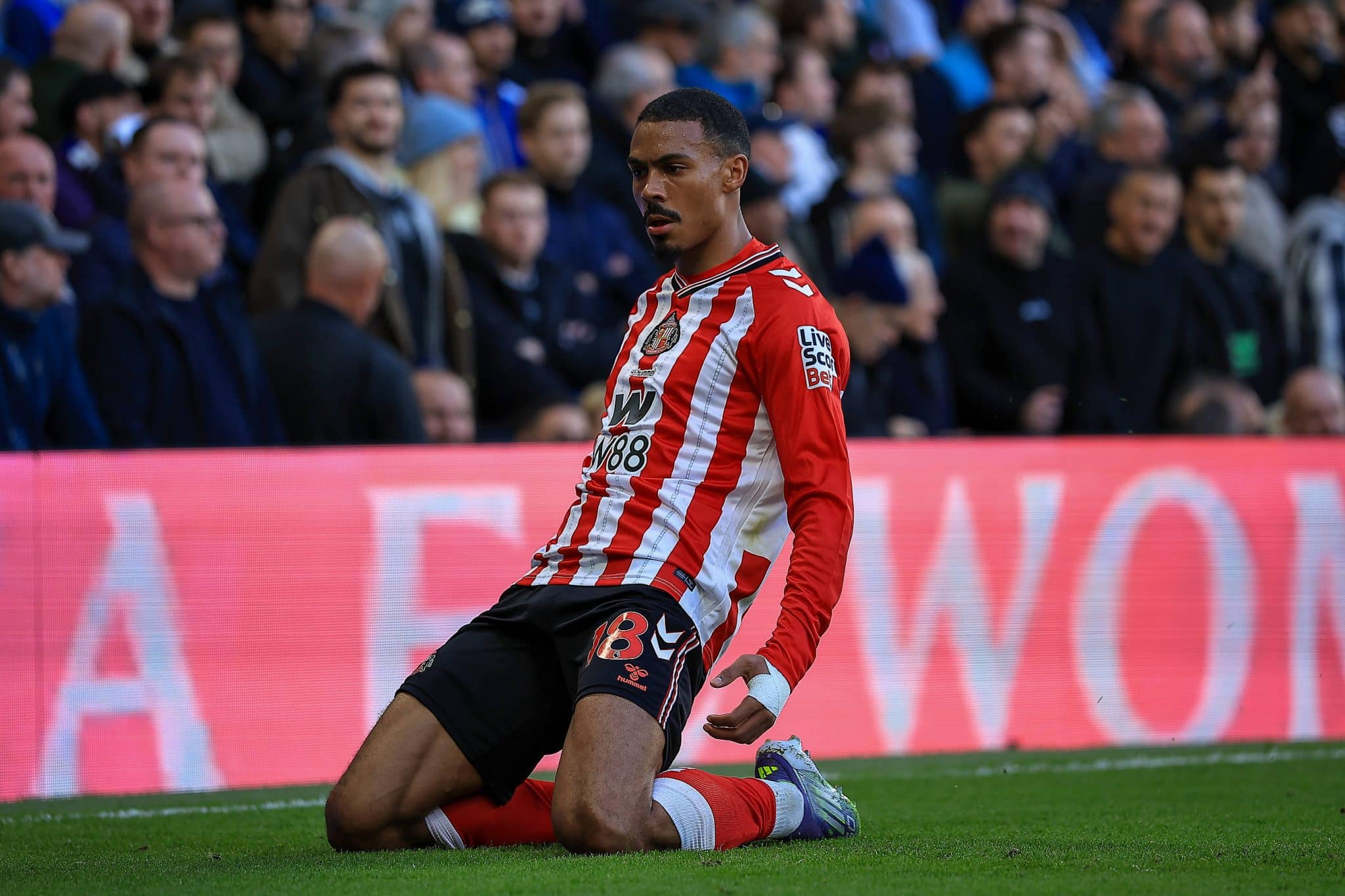 Sunderland ofusca fim do jejum de Garnacho com &lsquo;nova moda&rsquo; e vira sobre o Chelsea