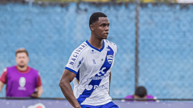 Zagueiro v&iacute;tima de racismo leva puni&ccedil;&atilde;o maior que agressor; especialista explica decis&atilde;o