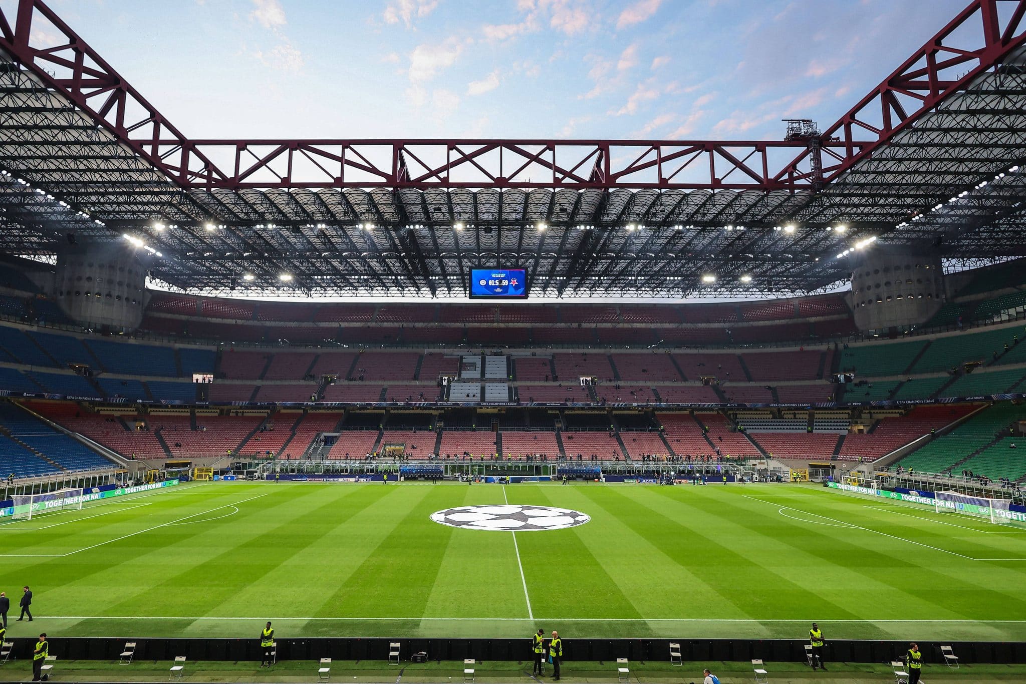 San Siro antes de jogo da Champions League