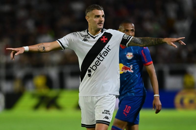 Vegetti encerra seu maior jejum, dá razão a Diniz e manda recado para a torcida do Vasco