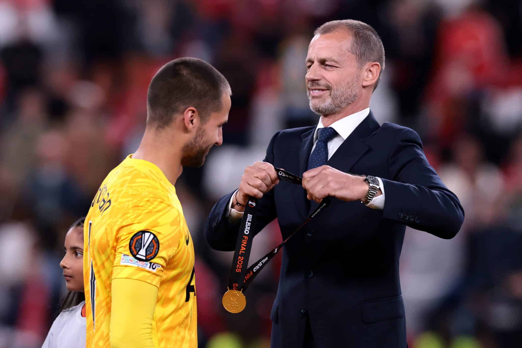 Alfie Whiteman pelo Tottenham