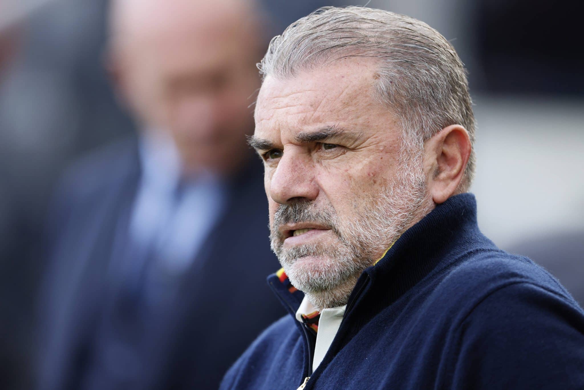 T&eacute;cnico amea&ccedil;ado na Premier League faz mon&oacute;logo de cinco minutos para explicar perman&ecirc;ncia