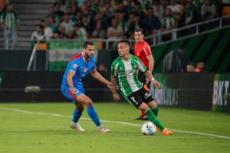 Atlético de Madrid neutraliza Antony e dá a Simeone marca impressionante contra o Bétis