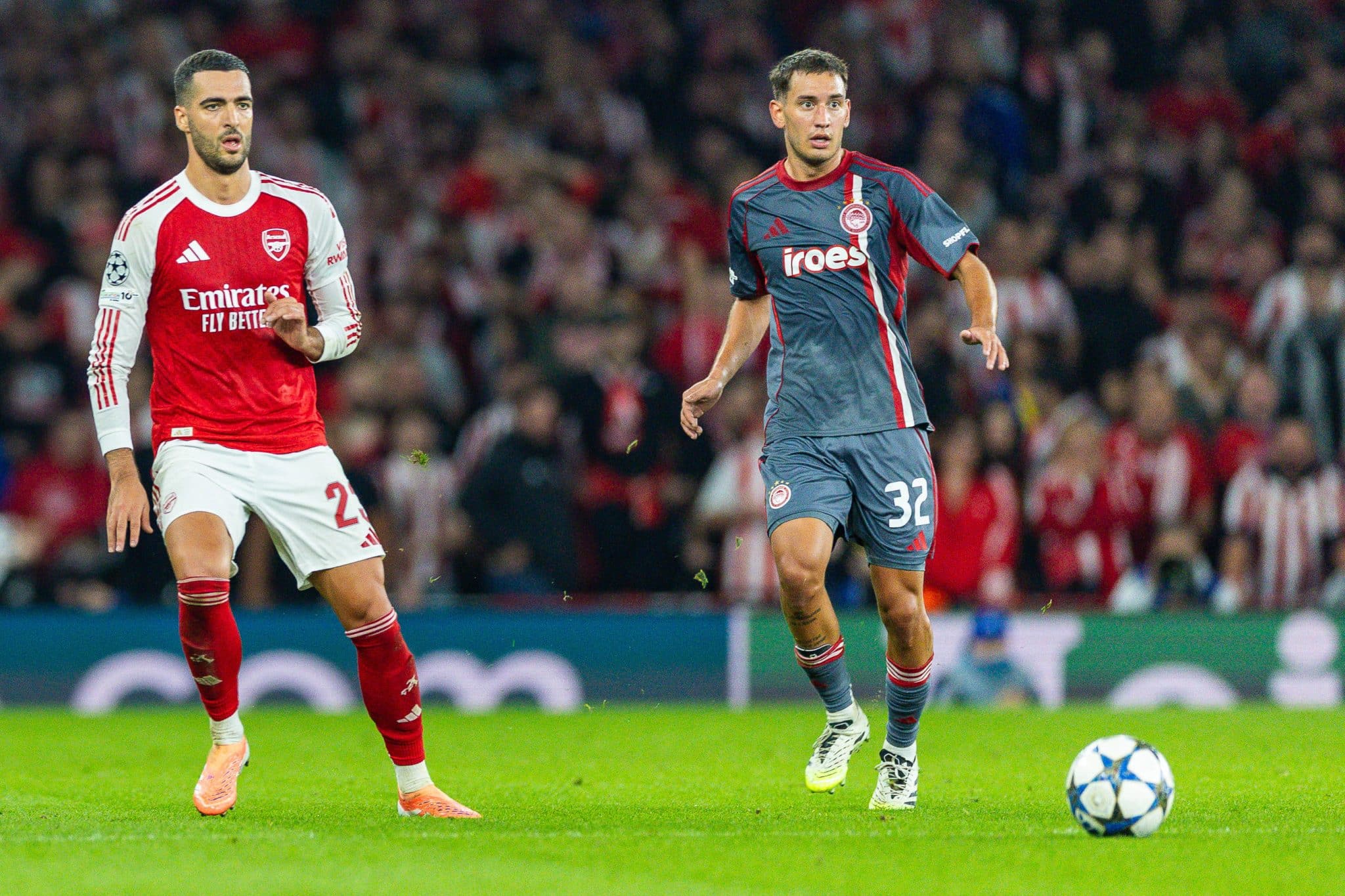 Arsenal x Olympiacos pela Liga dos Campe&otilde;es (Foto: Imago)