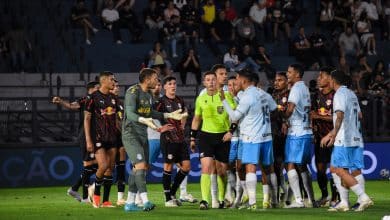 Confronto direto entre Bragantino e Gr&ecirc;mio termina com expuls&atilde;o, p&ecirc;nalti pol&ecirc;mico e tabu mantido