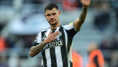 &lsquo;Jogador e pessoa especial&rsquo;: T&eacute;cnico do Newcastle se derrete ap&oacute;s gol decisivo de Bruno Guimar&atilde;es