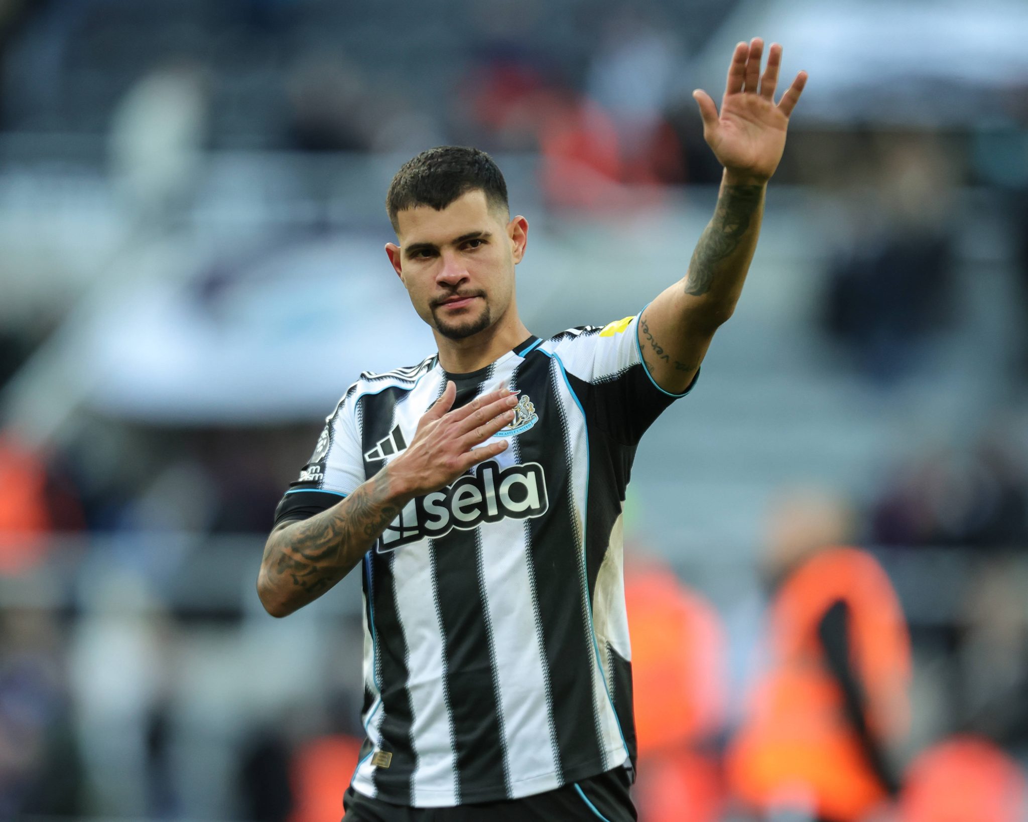 Bruno Guimar&atilde;es em a&ccedil;&atilde;o pelo Newcastle