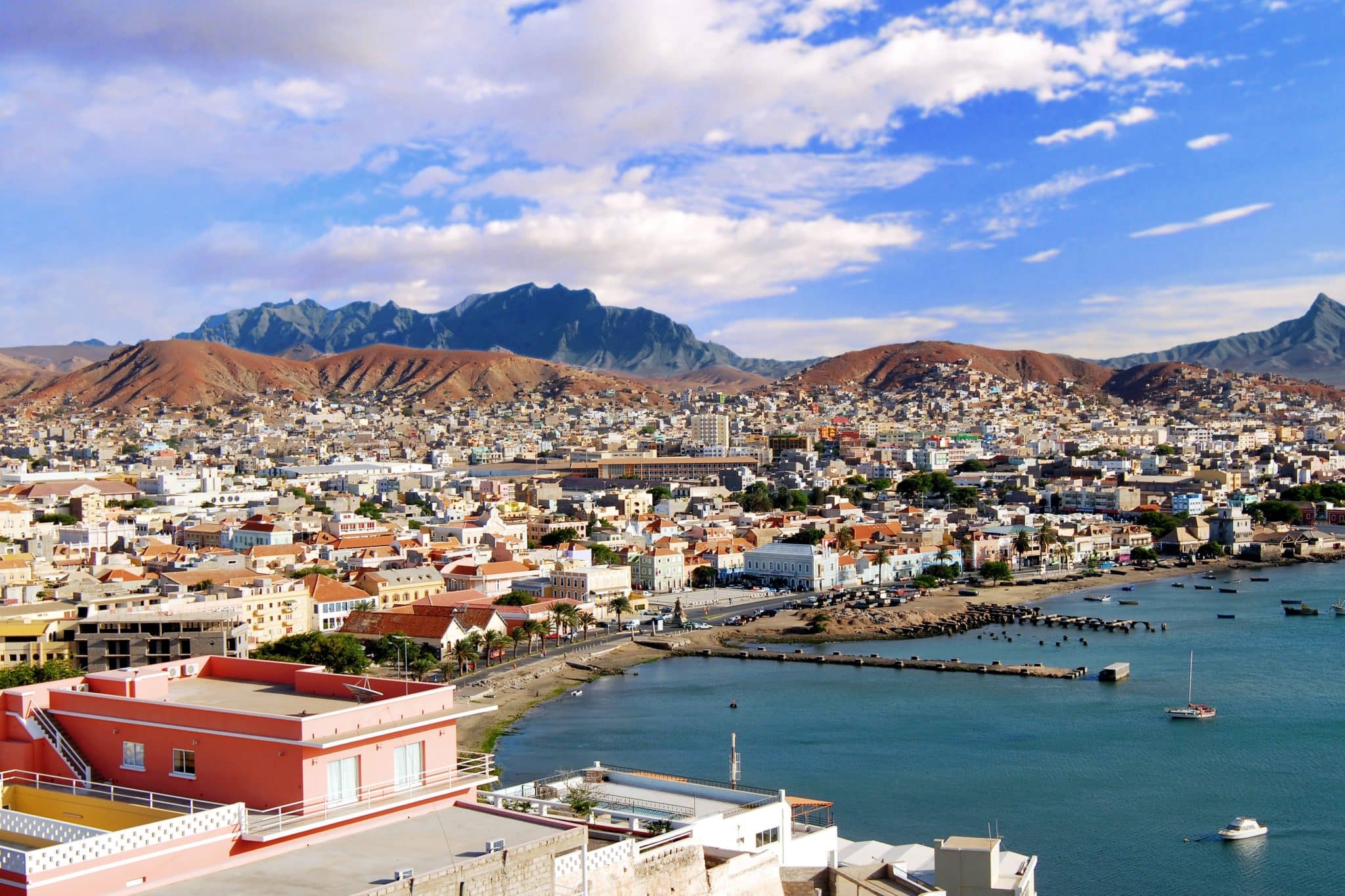 Cidade de Mindelo, a segunda maior de Cabo Verde (Foto: Imago)