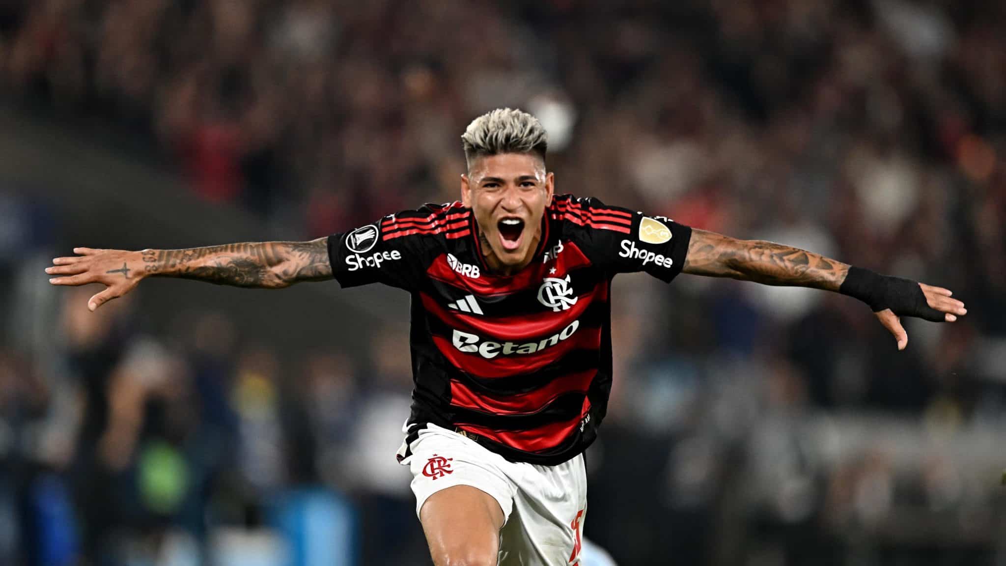 Carrascal justifica escolha de Filipe Lu&iacute;s em vit&oacute;ria morna do Flamengo contra o Racing