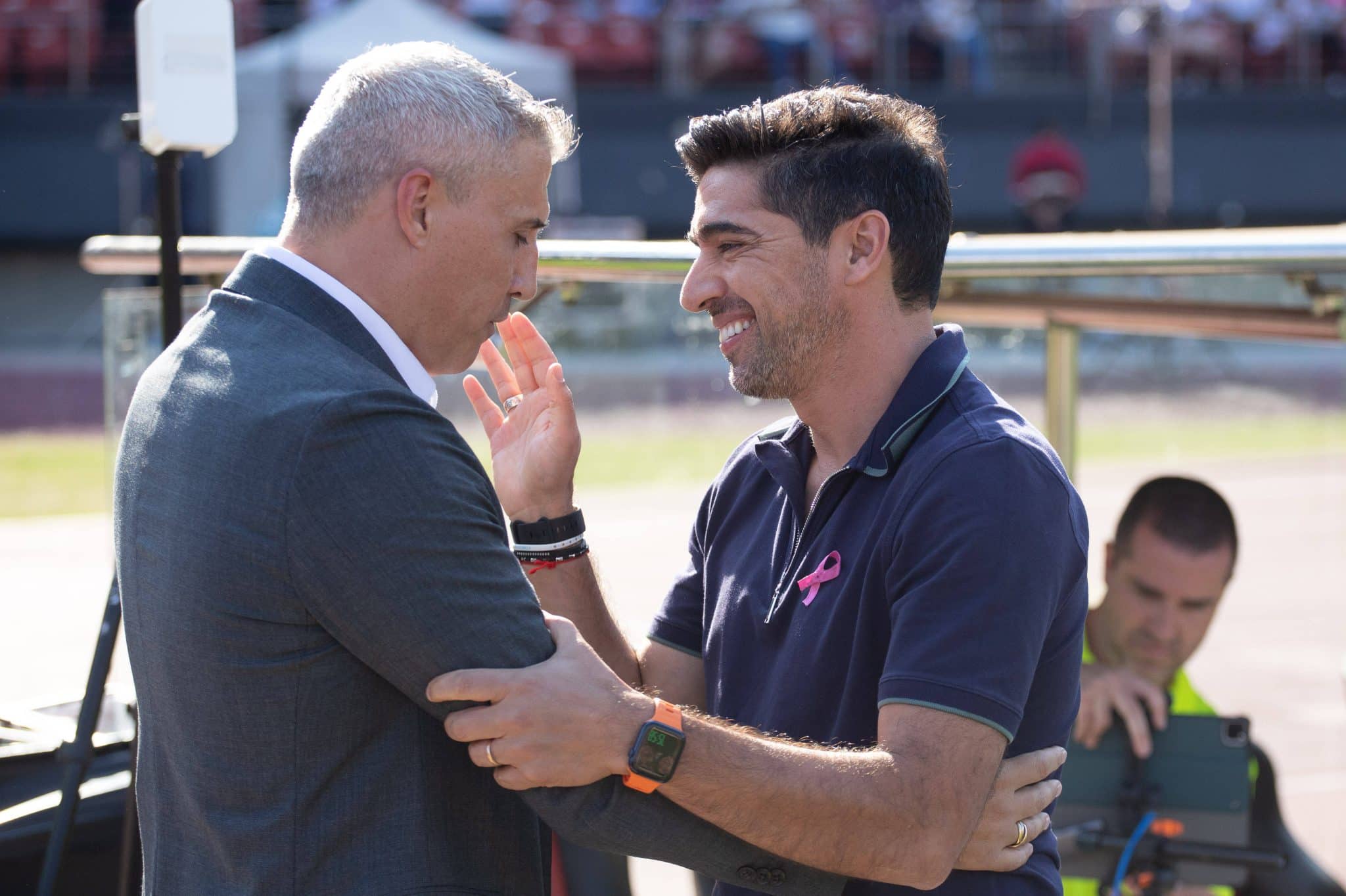 Crespo e Abel Ferreira se cumprimentam antes de S&atilde;o Paulo x Palmeiras (Foto: Imago)