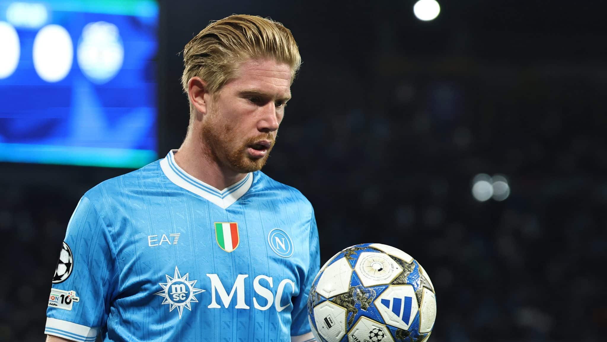 De Bruyne comanda Napoli e at&eacute; ex-rival se aproveita de magia do meia na Champions