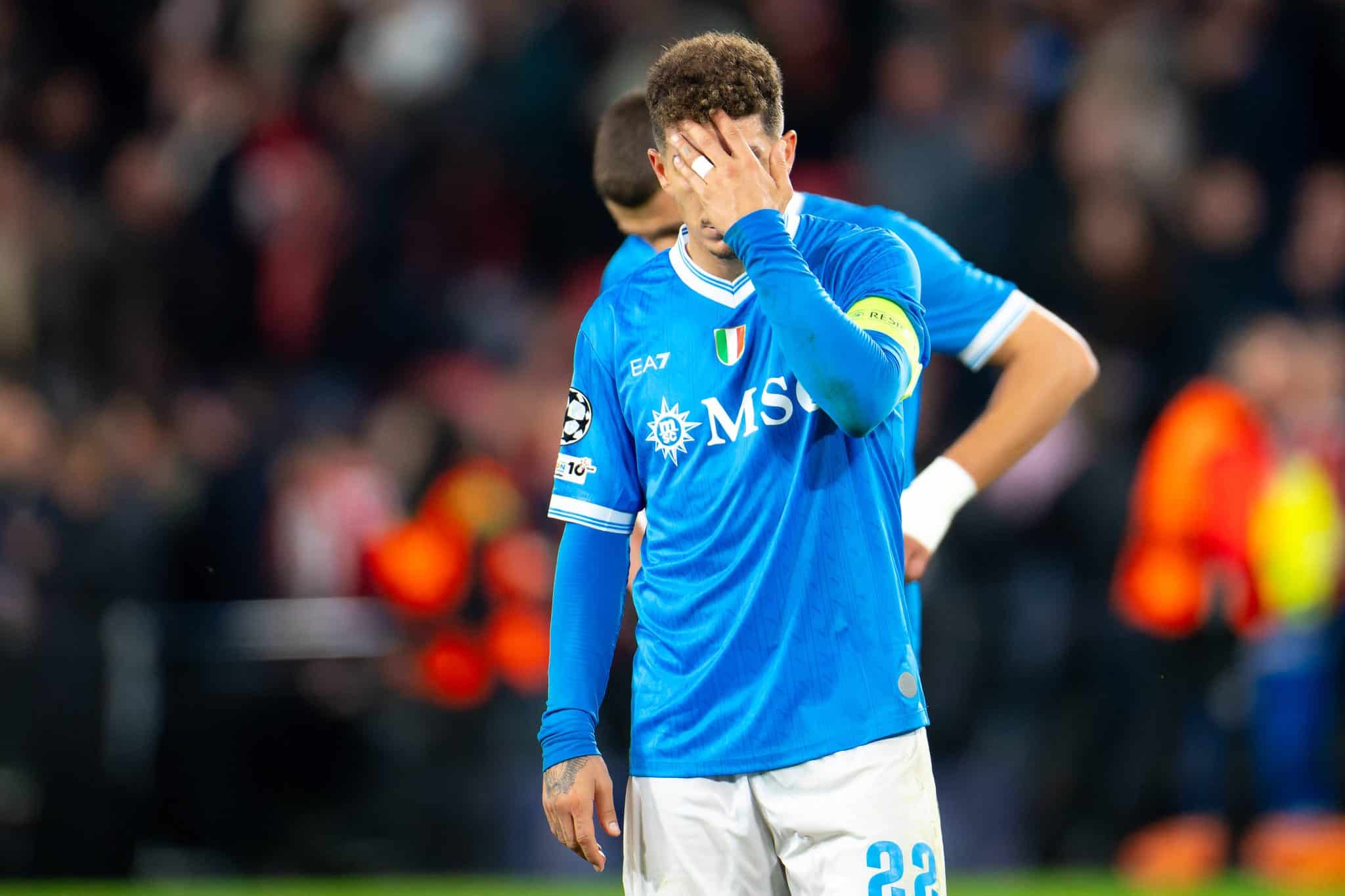 Di Lorenzo durante goleada sofrida pelo Napoli na Holanda