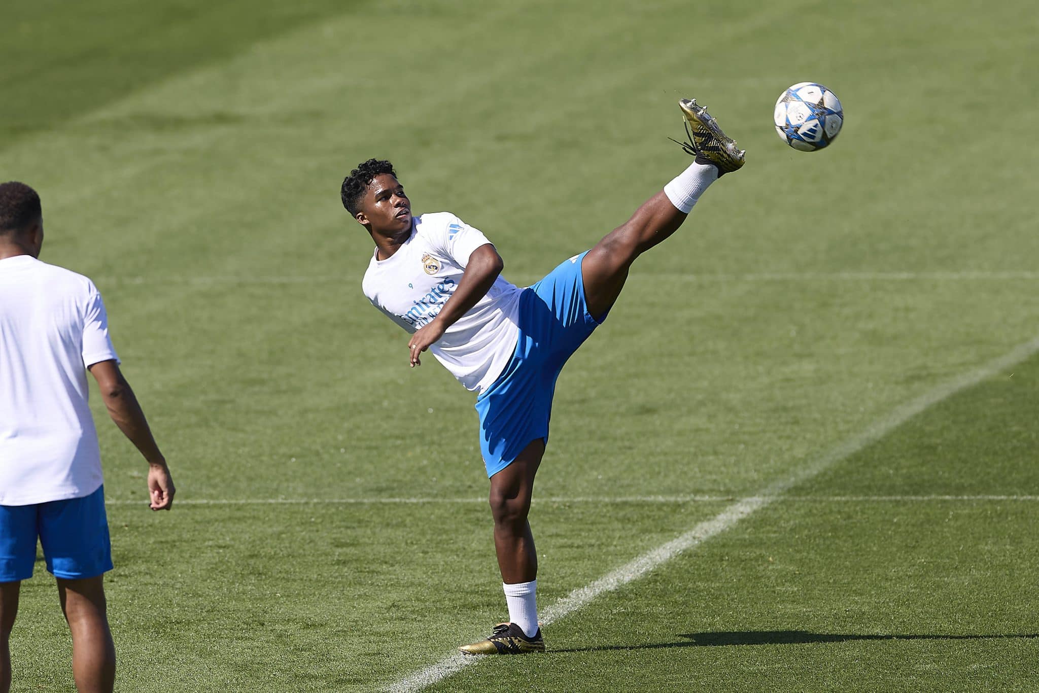 Endrick durante aquecimento do Real Madrid