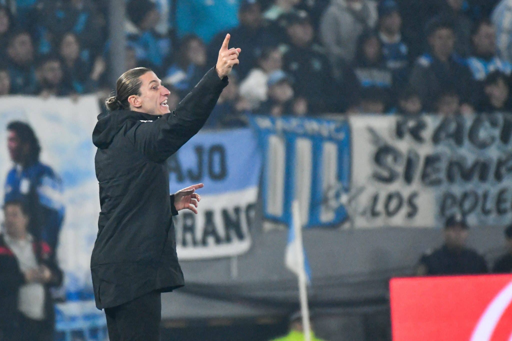 Filipe Lu&iacute;s durante Racing x Flamengo 