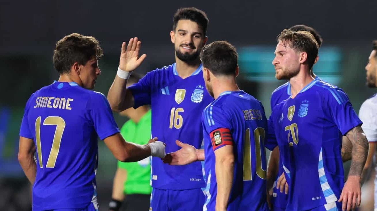 Assist&ecirc;ncia e tabela com Messi: Como foi a estreia de Flaco L&oacute;pez pela Argentina