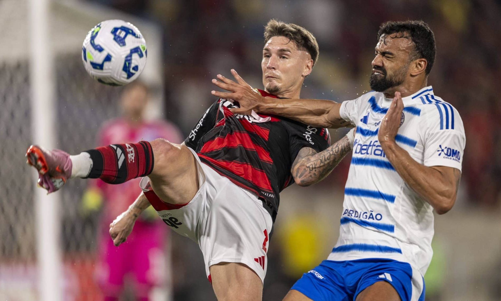 Flamengo e Cruzeiro decepcionam em empate no Maracan&atilde;, e Palmeiras agradece