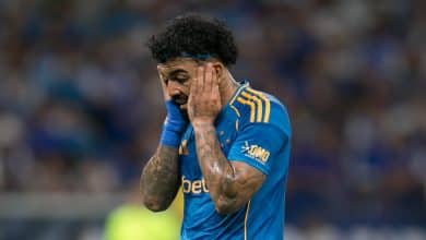 Cruzeiro peca nas defini&ccedil;&otilde;es, trope&ccedil;a no Sport e perde contato com lideran&ccedil;a