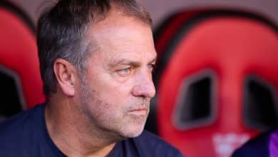 De excessos a enfraquecido: Como meio-campo do Barcelona virou dilema para Flick