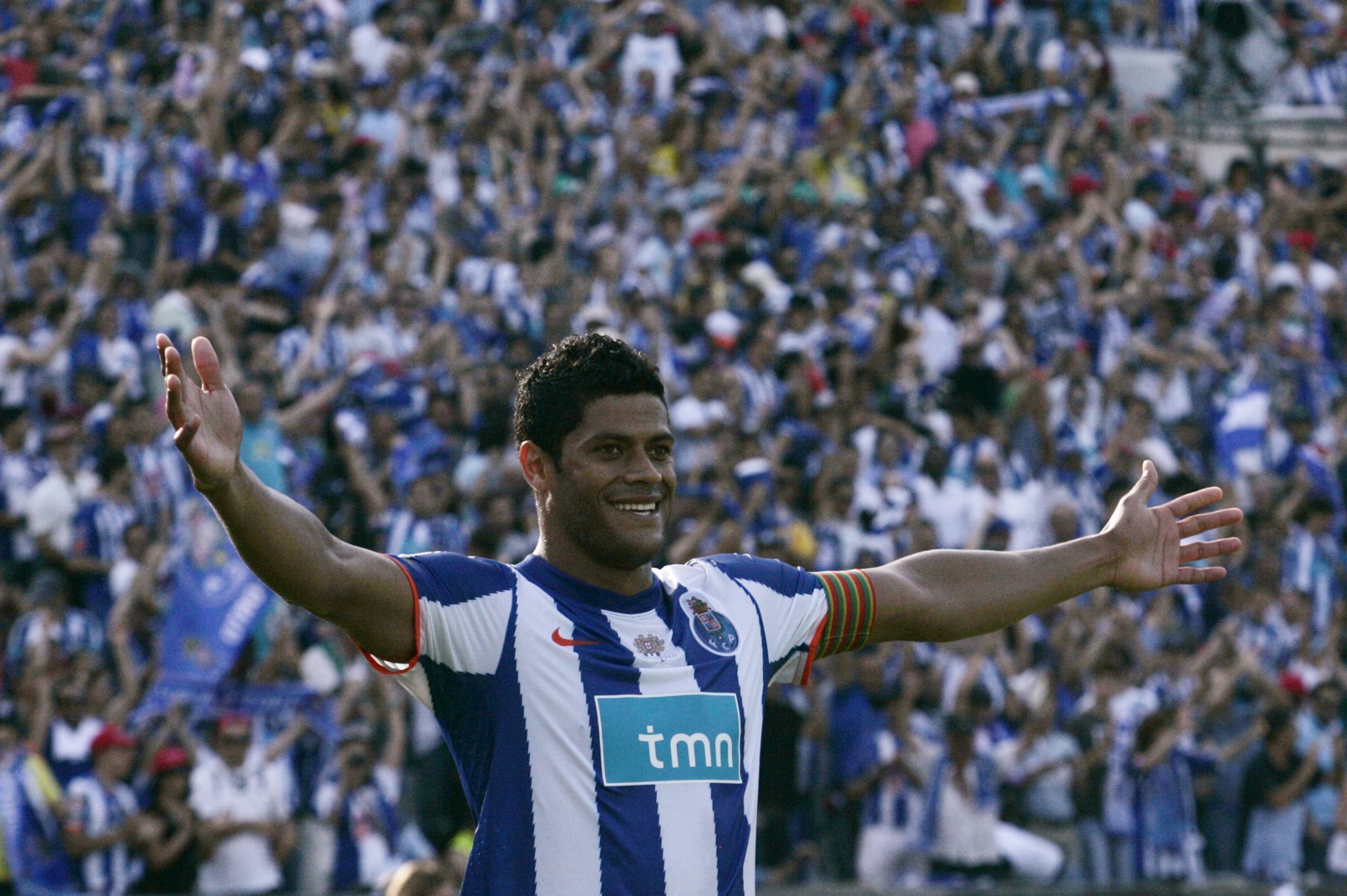 &lsquo;Lembra o Hulk&rsquo;: Ex-S&atilde;o Paulo voa no Porto e jornalistas revelam motivos para boa fase