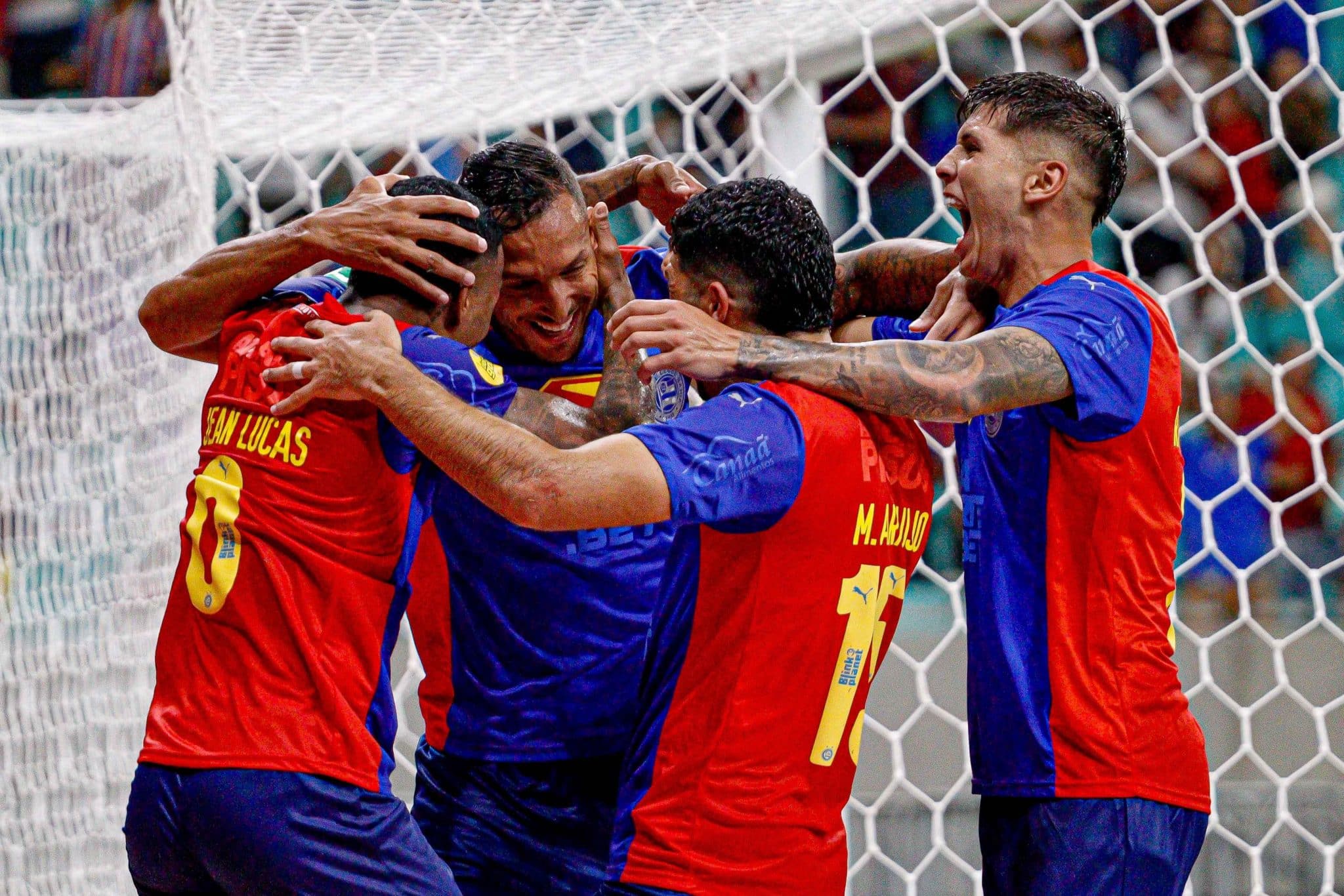 Bahia foi avassalador e dominou o Gr&ecirc;mio do in&iacute;cio ao fim