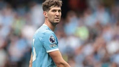 &lsquo;Pensei em me aposentar&rsquo;: Stones reflete sobre temporada dif&iacute;cil no Manchester City