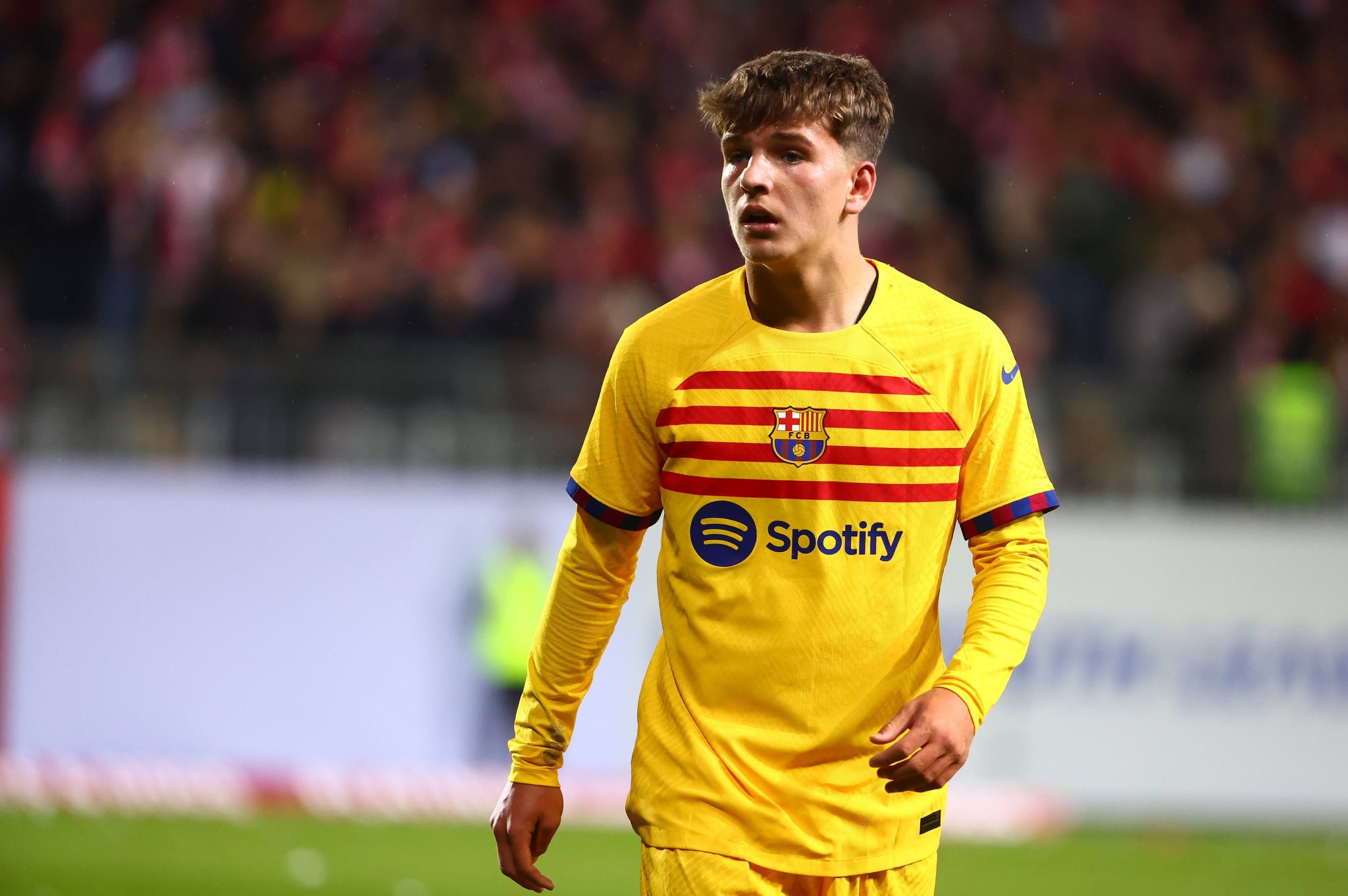 Com aval de Luis Enrique, PSG monitora joia de brasileiro no Barcelona