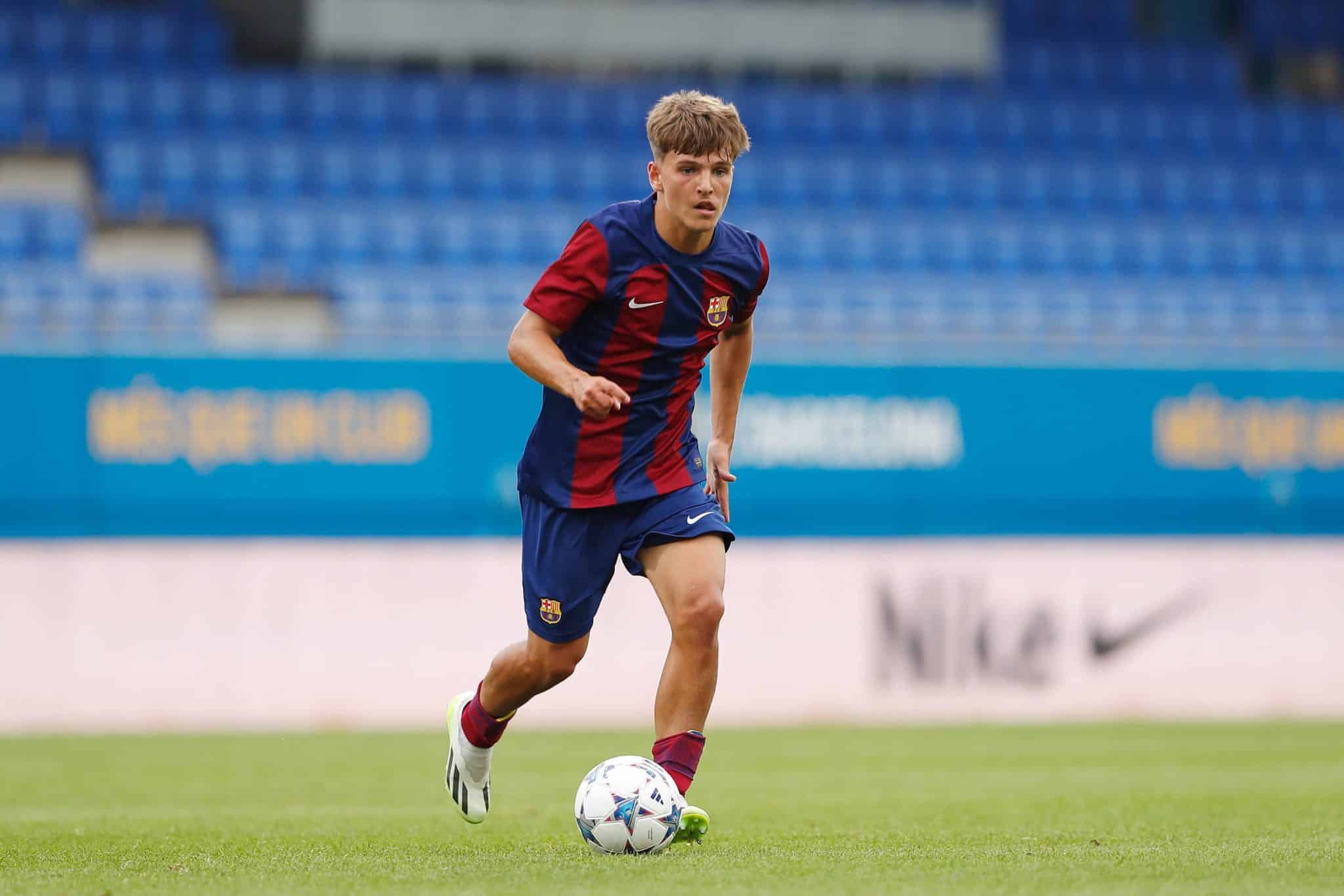 Juan Hern&aacute;ndez em a&ccedil;&atilde;o pelo Barcelona