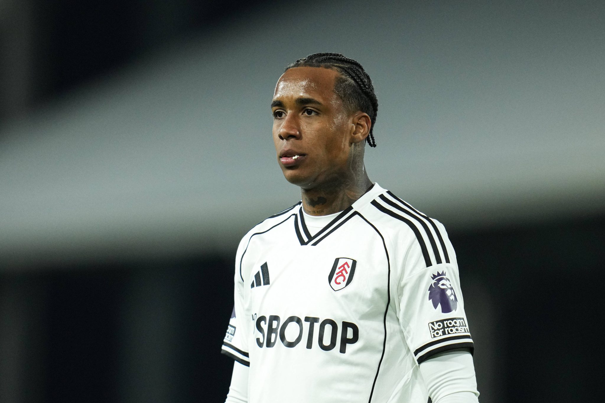 T&eacute;cnico faz elogios, mas cobra brasileiro no Fulham: &lsquo;N&atilde;o o contratamos para jogar 15 minutos&rsquo;