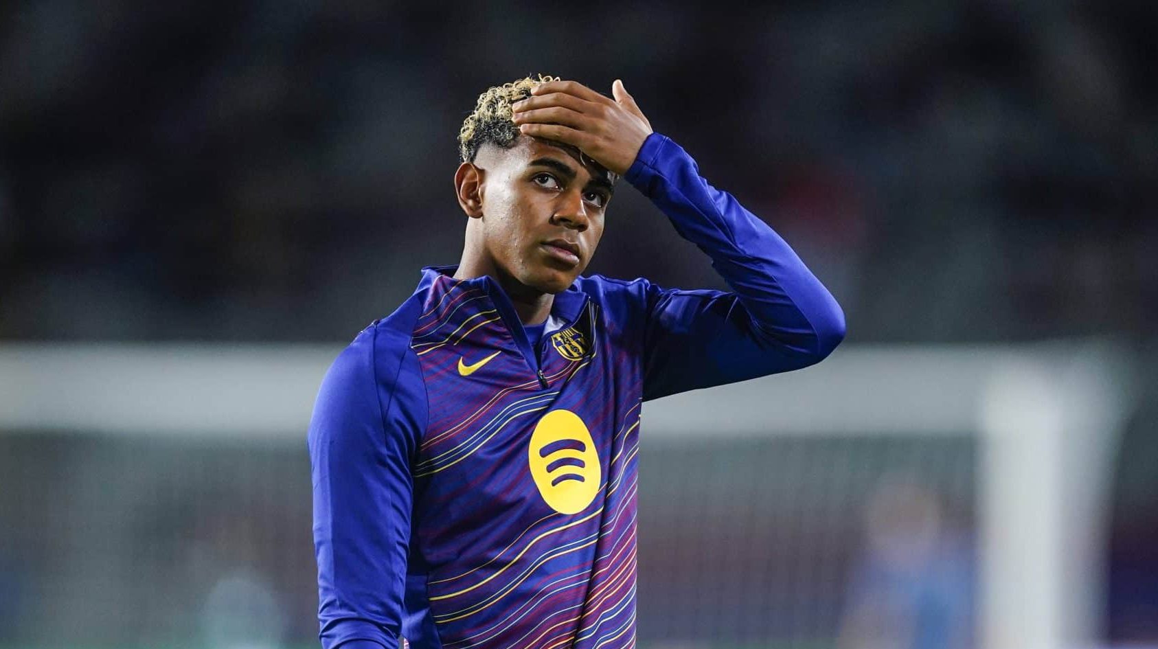 Lamine Yamal antes de partida do Barcelona